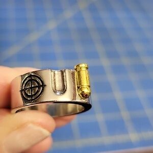 Chamber with Gold Tone Shell 1/4" Wide Silver Tone Ring Size 10.5